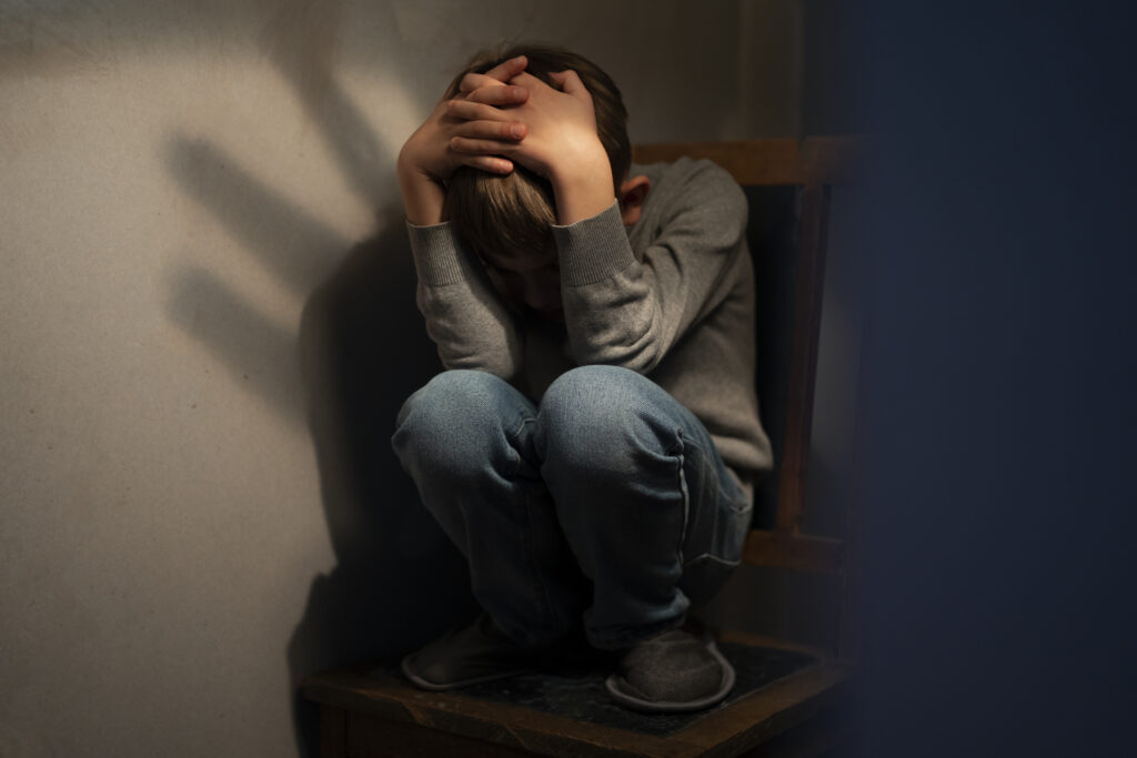 non-explicit-image-child-abuse-1024x683 Condições Que Se Parecem Com Transtorno Depressivo Maior: Como Diferenciar e Buscar Tratamento