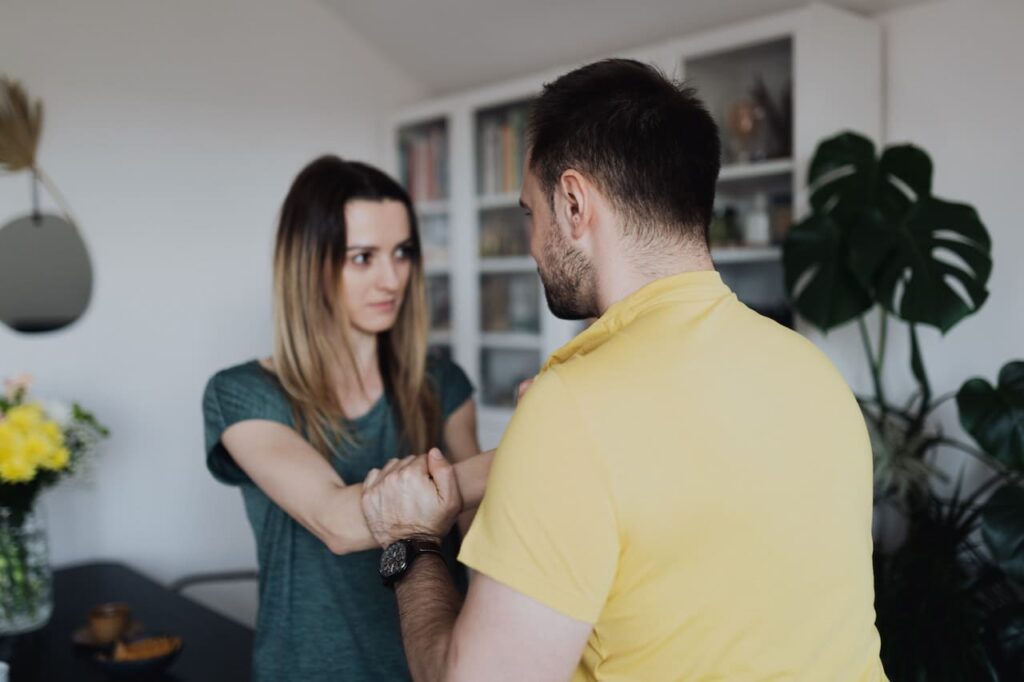 casal-desgastado-1024x682 Desgaste no Relacionamento: Como Reconhecer e Superar as Dificuldades na Vida a Dois