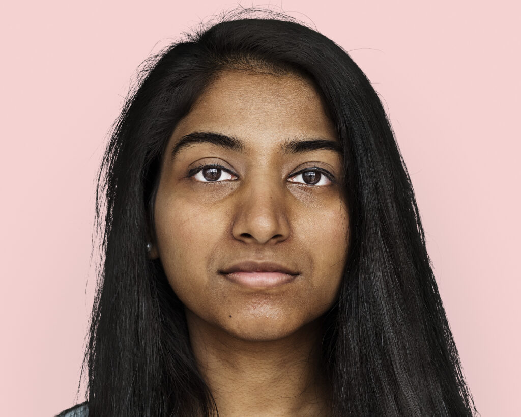 indian-young-woman-face-portrait-close-up-1024x819 Atelofobia: O Medo Patológico da Imperfeição e Seus Impactos Psicológicos