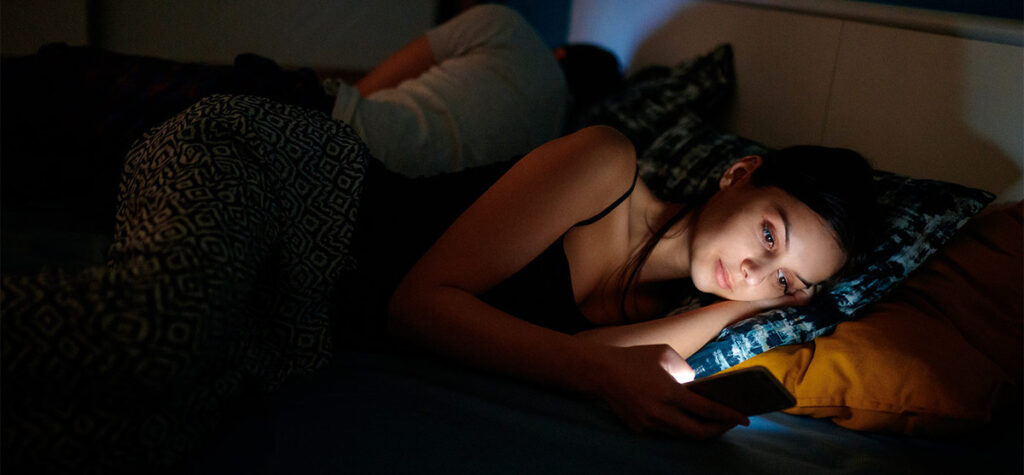 GettyImages-1201602484_1400x650-1024x475 Como Lidar com a Ansiedade Antes de Dormir: Técnicas Comprovadas para Aliviar a Mente e Melhorar o Sono