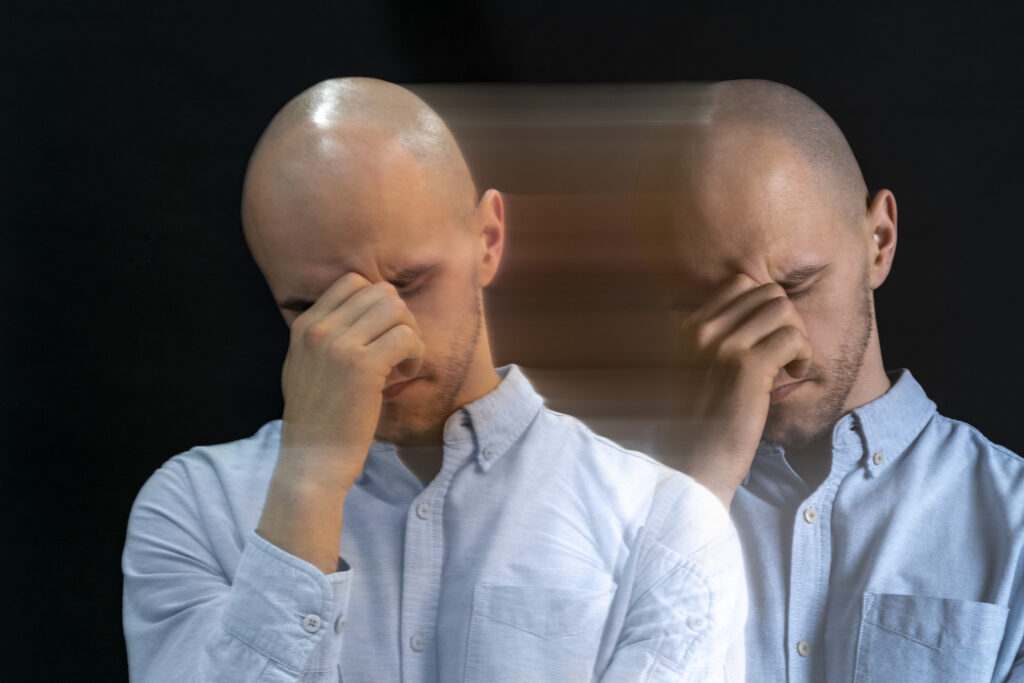 portrait-man-suffering-from-schizophrenia-1024x683 Ansiedade Normal vs Transtorno de Ansiedade: Como Diferenciar e Quando Procurar Ajuda