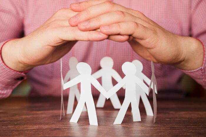 relacoes-humanas-no-trabalho-pessoas-papel O Impacto das Expectativas nas Relações Humanas: Como Evitar Frustrações e Melhorar Seus Vínculos